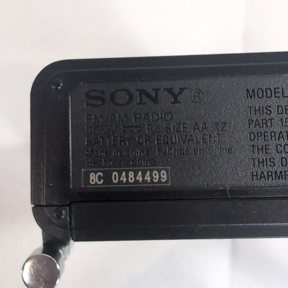Sony ICF-P26 Portable FM/AM (MW) AA Battery Radio Black Headphone Jack TESTED - Picture 13 of 16